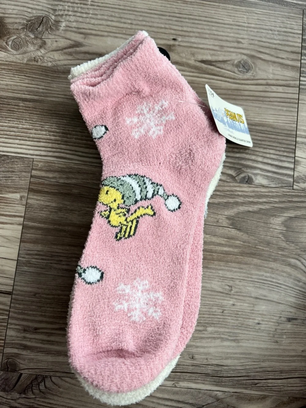 Peanuts Snoopy Chenille Quarter Crew Socks 4 Pairs Shoe Size 5-8 - Picture 4 of 9
